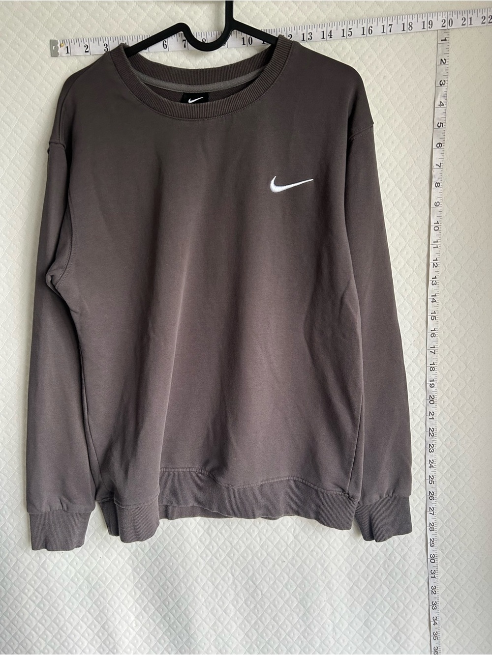 Nike Dark Gray Crewneck Sweatshirt Embroidered Swoosh Pullover Size M
